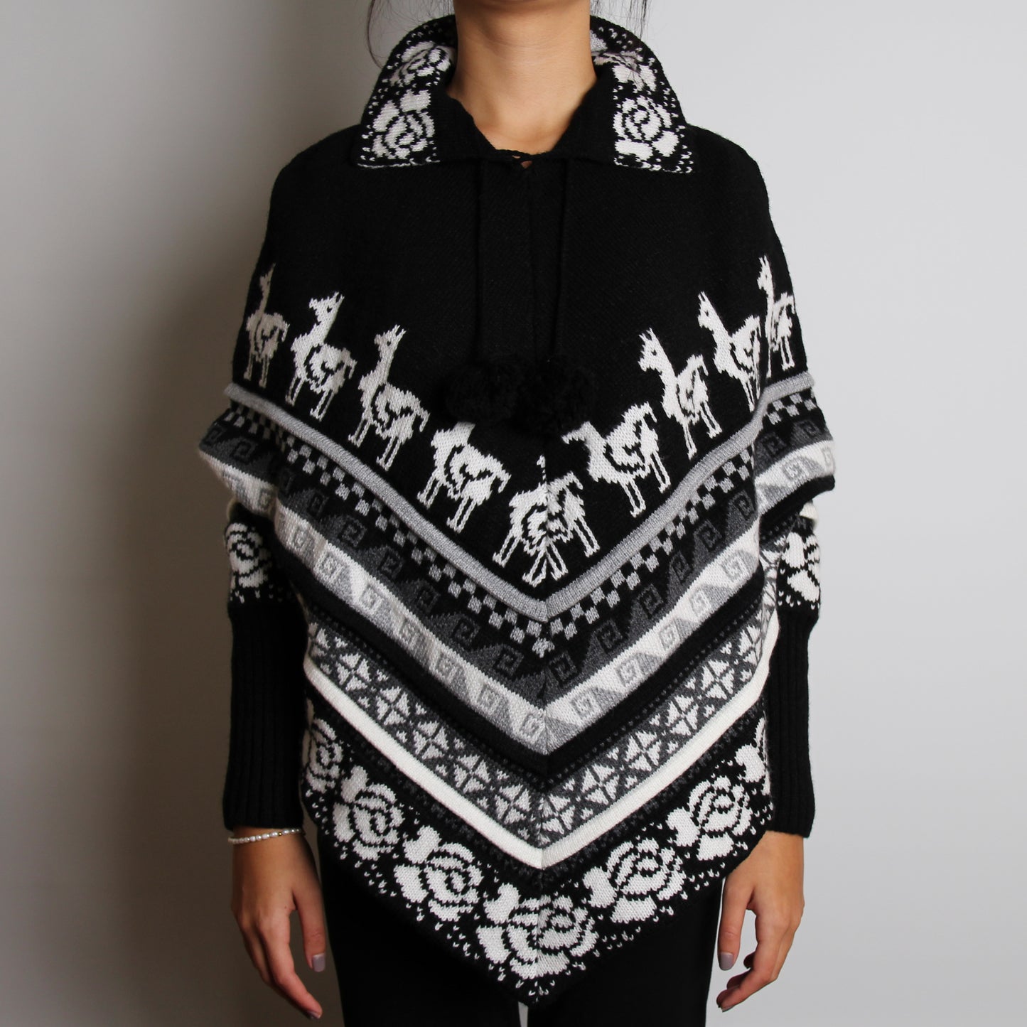 PONCHO Cape Schwarz (exklusiv)